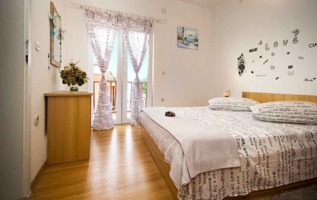 Apartment & Rooms Marigold Baška Voda Екстериор снимка